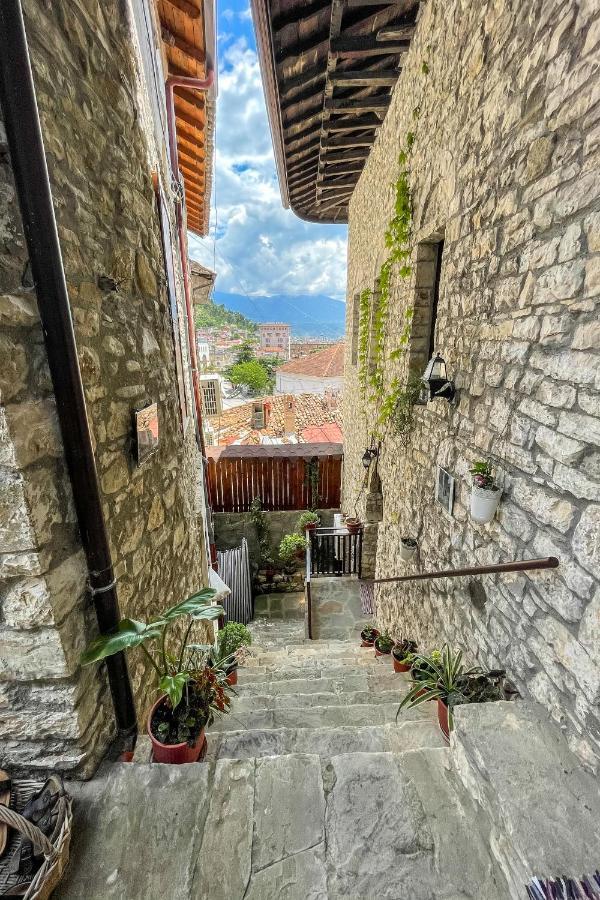Bujtina Kodiket Guesthouse Berat Exteriér fotografie