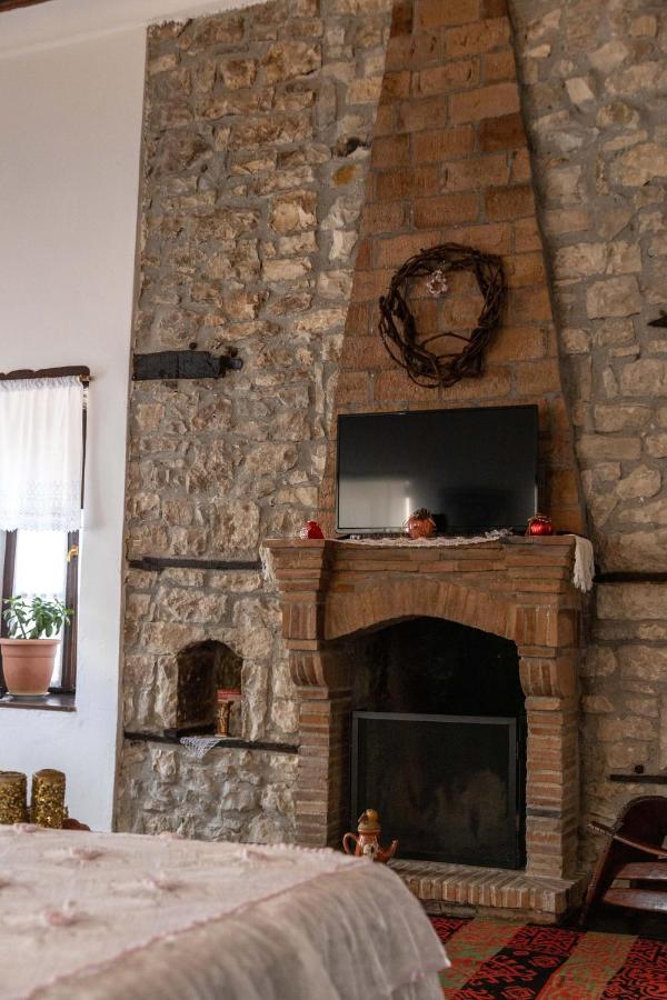 Bujtina Kodiket Guesthouse Berat Exteriér fotografie
