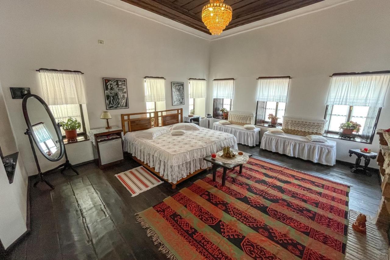 Bujtina Kodiket Guesthouse Berat Exteriér fotografie