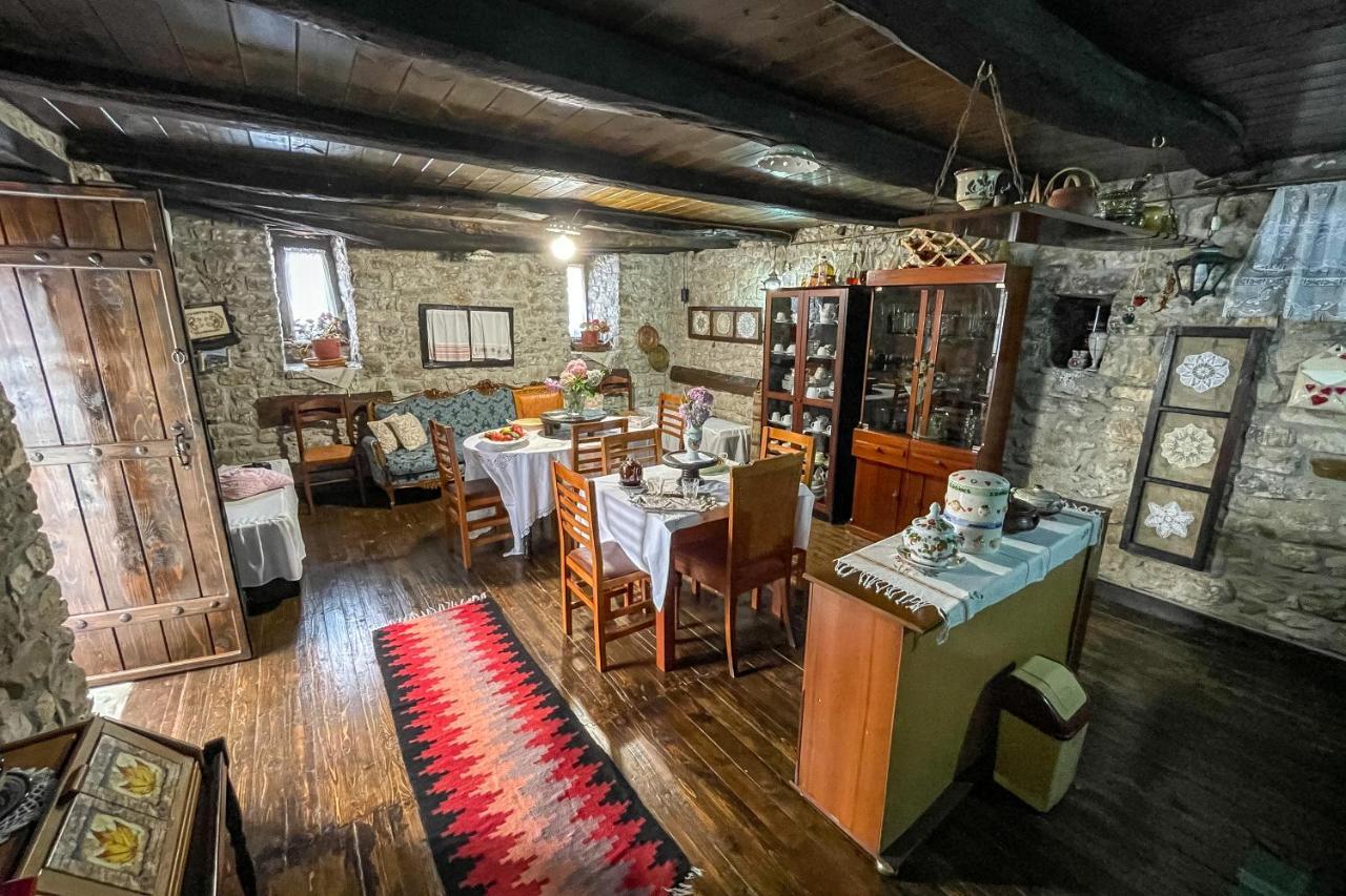 Bujtina Kodiket Guesthouse Berat Exteriér fotografie