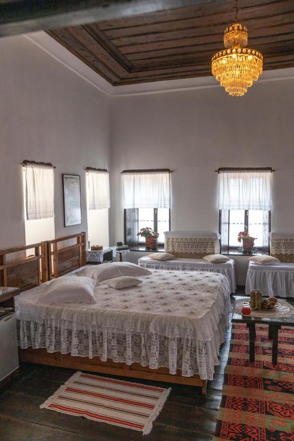 Bujtina Kodiket Guesthouse Berat Exteriér fotografie
