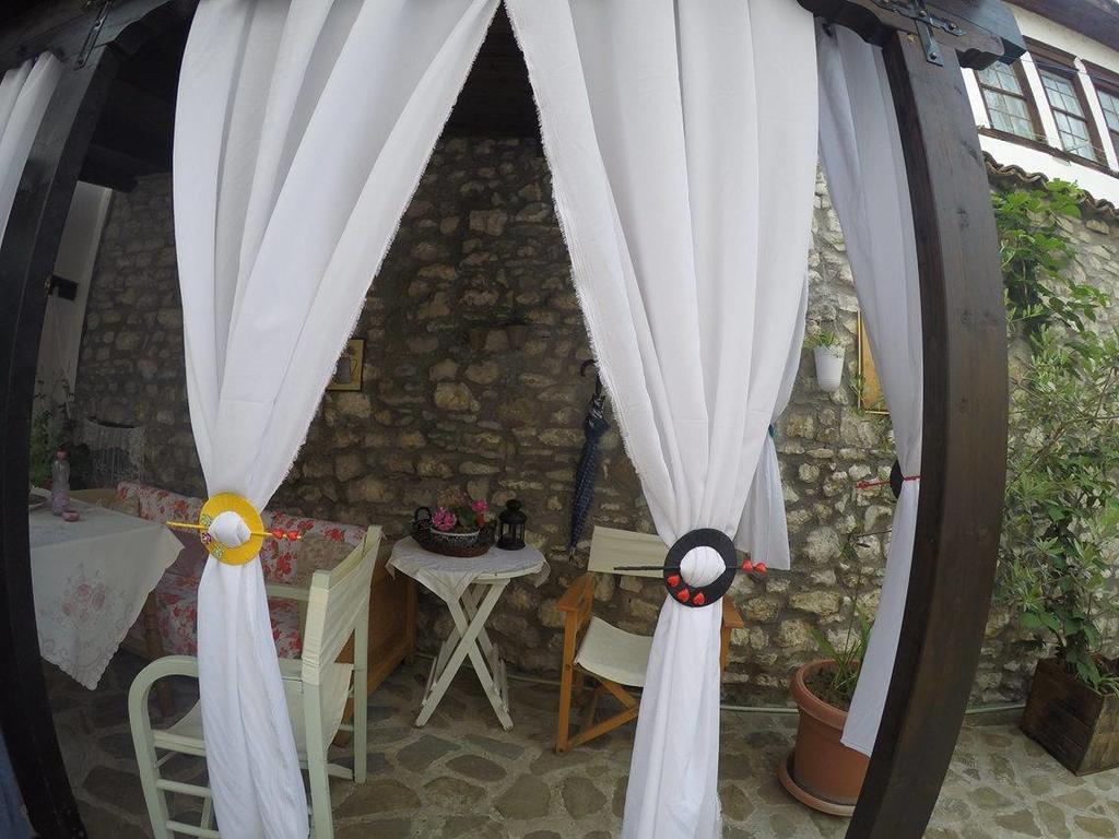 Bujtina Kodiket Guesthouse Berat Exteriér fotografie